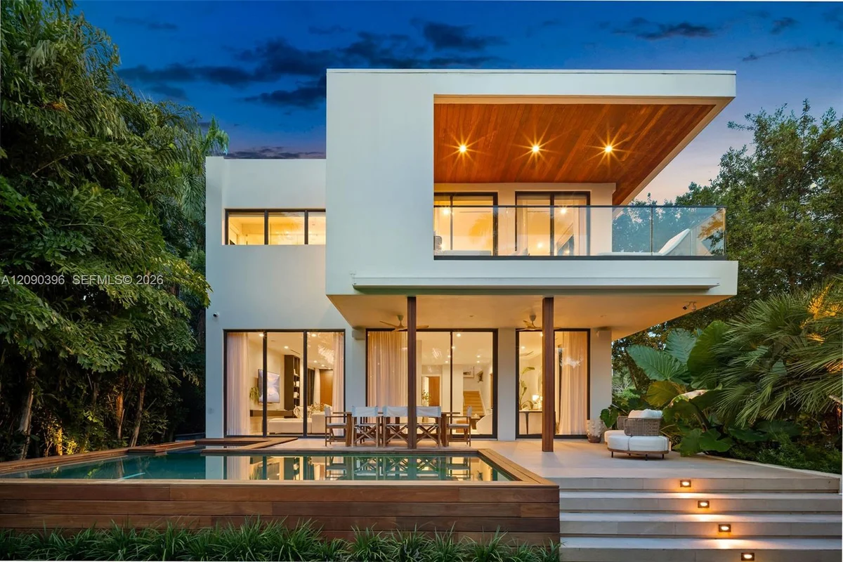 5701 N Bay Rd, Miami Beach: photo 1 of 60