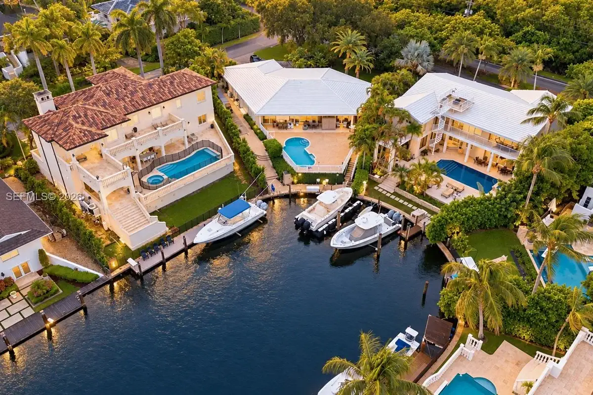 705 Bella Vista Ave, Coral Gables: photo 1 of 50