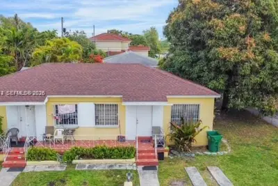 2655 SW 34th Ct, Miami: photo 1 of 17