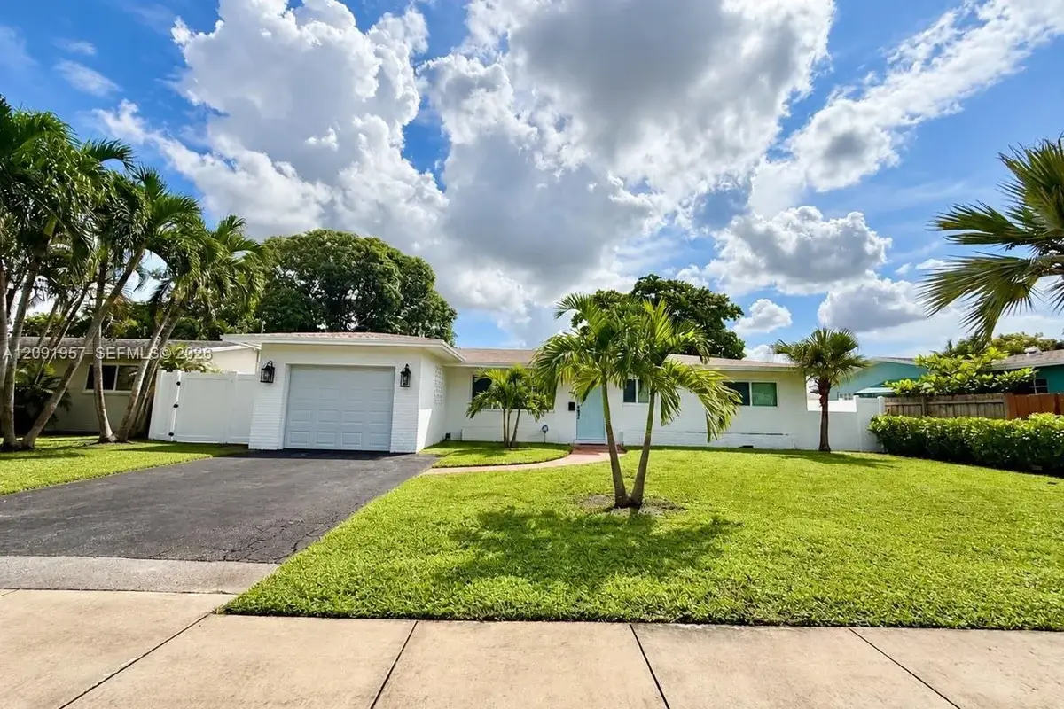 401 SW 72nd Ave, Pembroke Pines: photo 1 of 31