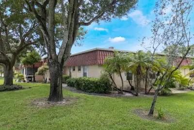 857 Worcester Ln #B, Lake Worth: photo 1 of 40