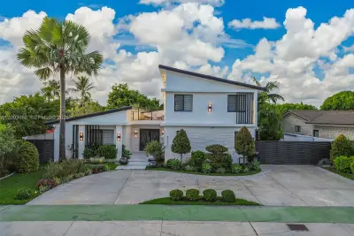 8761 SW 56th St, Miami: photo 1 of 88