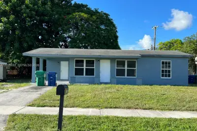 3461 NW 17th St, Lauderhill: photo 1 of 18