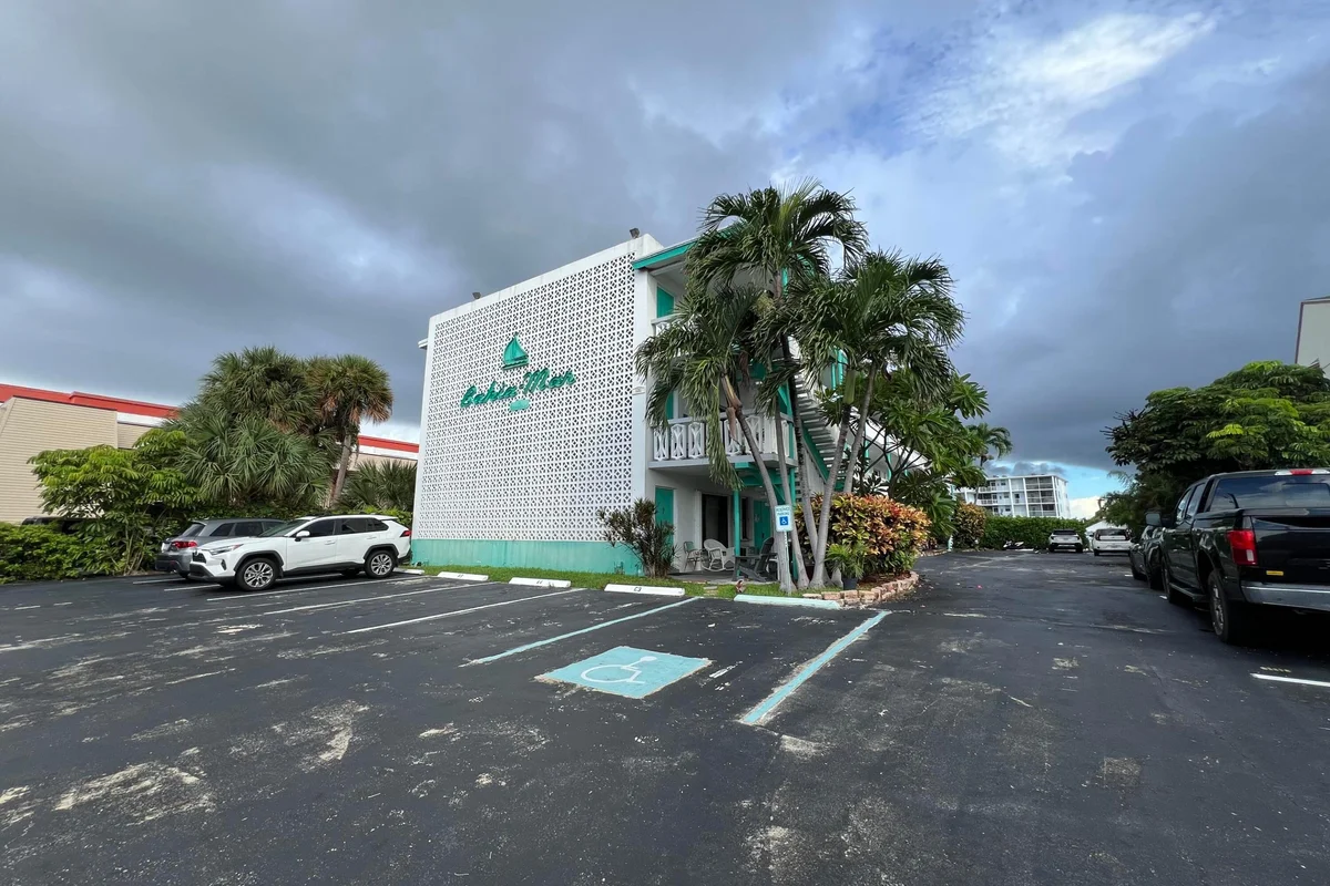 131 Shore Ct #B4, North Palm Beach: photo 1 of 25