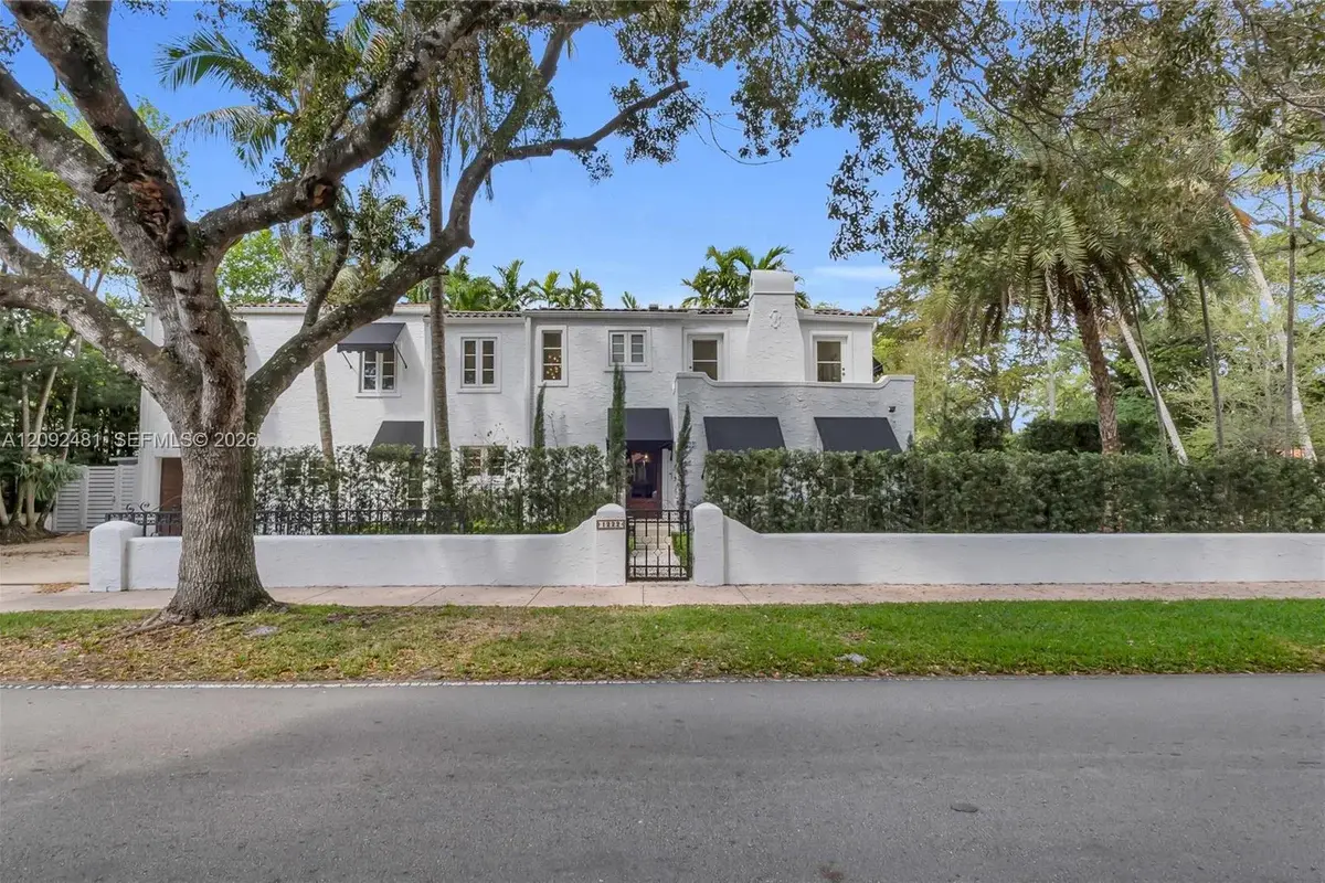 1222 Cortez St, Coral Gables: photo 1 of 60