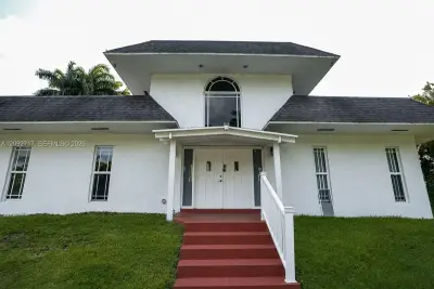 901 SW 121 Ave, Davie: photo 1 of 14