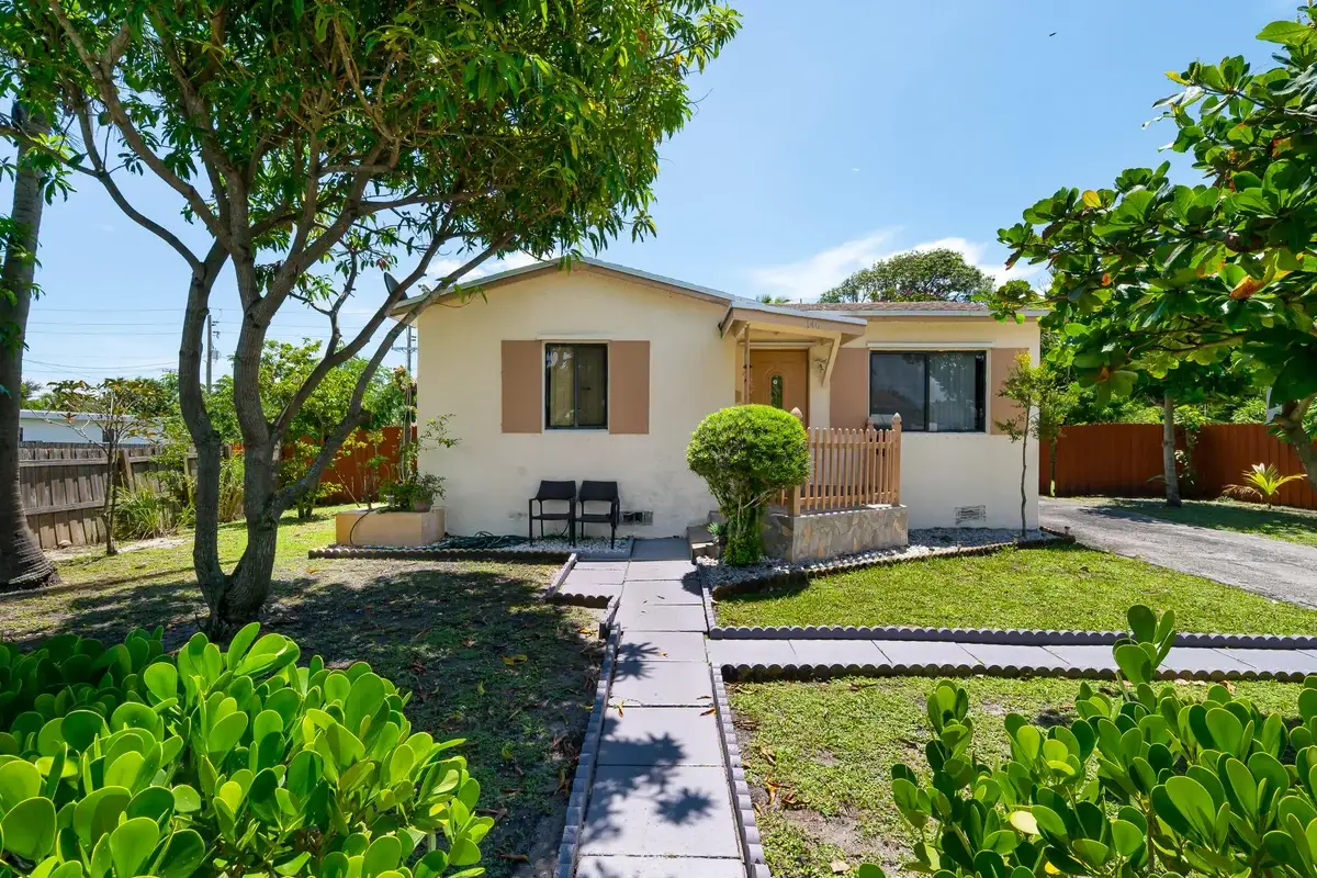 146 SE 5th Ave, Boynton Beach: photo 1 of 26