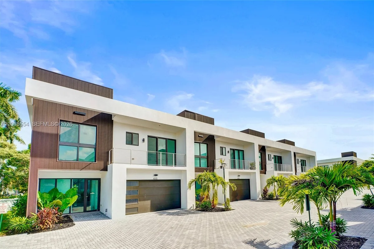 4616 SW 32nd Ave #A1, Dania Beach: photo 1 of 46
