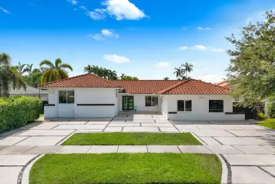 11464 SW 100th Ter, Miami: photo 1 of 36