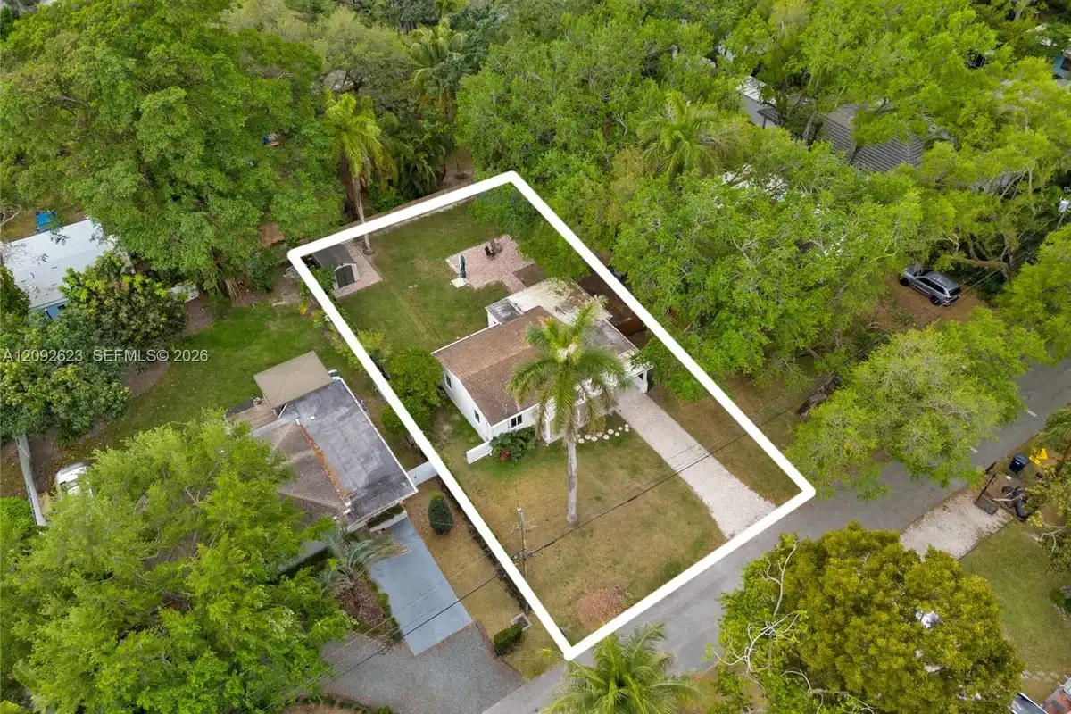 6820 SW 77th Ter, South Miami: photo 1 of 22