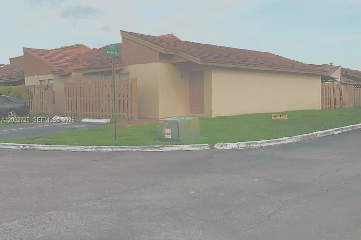 13566 SW 11th Ln, Miami: photo 1 of 40