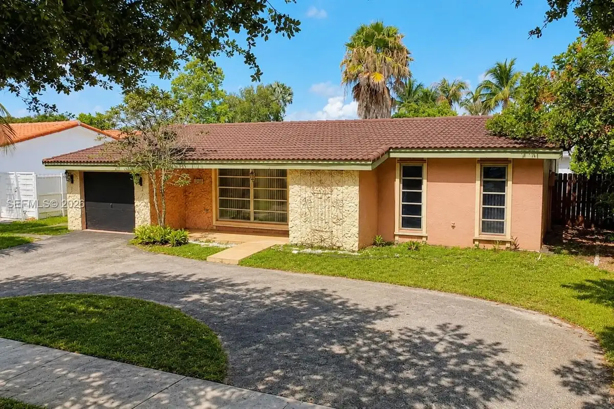 1060 N Douglas Rd, Pembroke Pines: photo 1 of 28