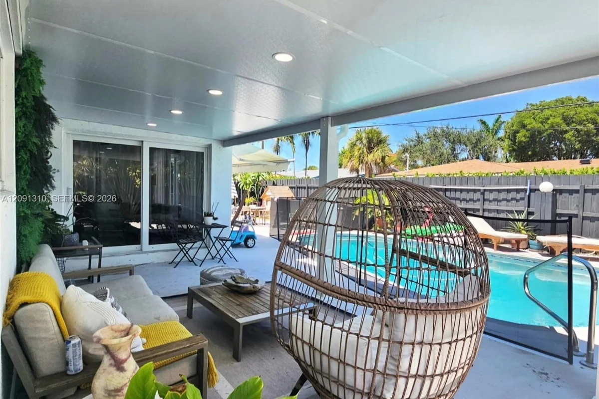 3602 NE 18th Ave, Oakland Park: photo 1 of 27