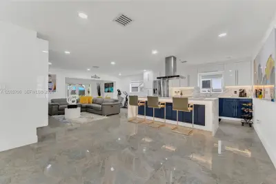 9530 Jamaica Dr, Cutler Bay: photo 1 of 30