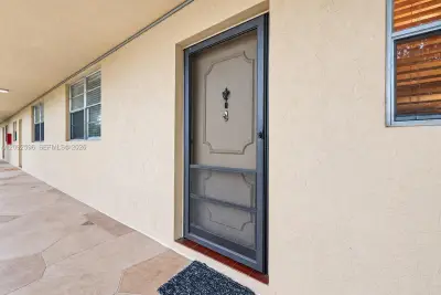 3900 NW 76th Ave #111, Sunrise: photo 1 of 28