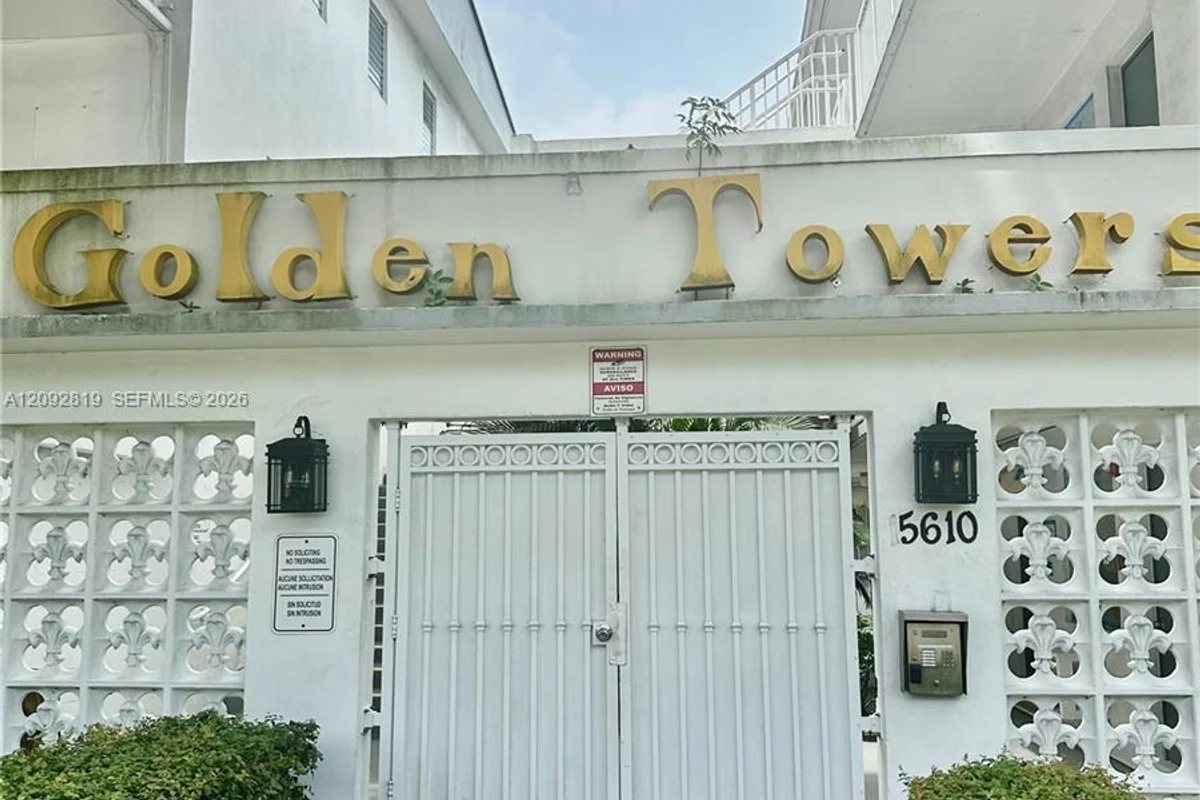 15600 NE 6th Ave #39A, Miami: photo 1 of 12