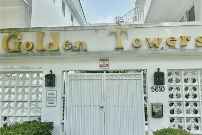 15600 NE 6th Ave #39A, Miami: photo 1 of 12