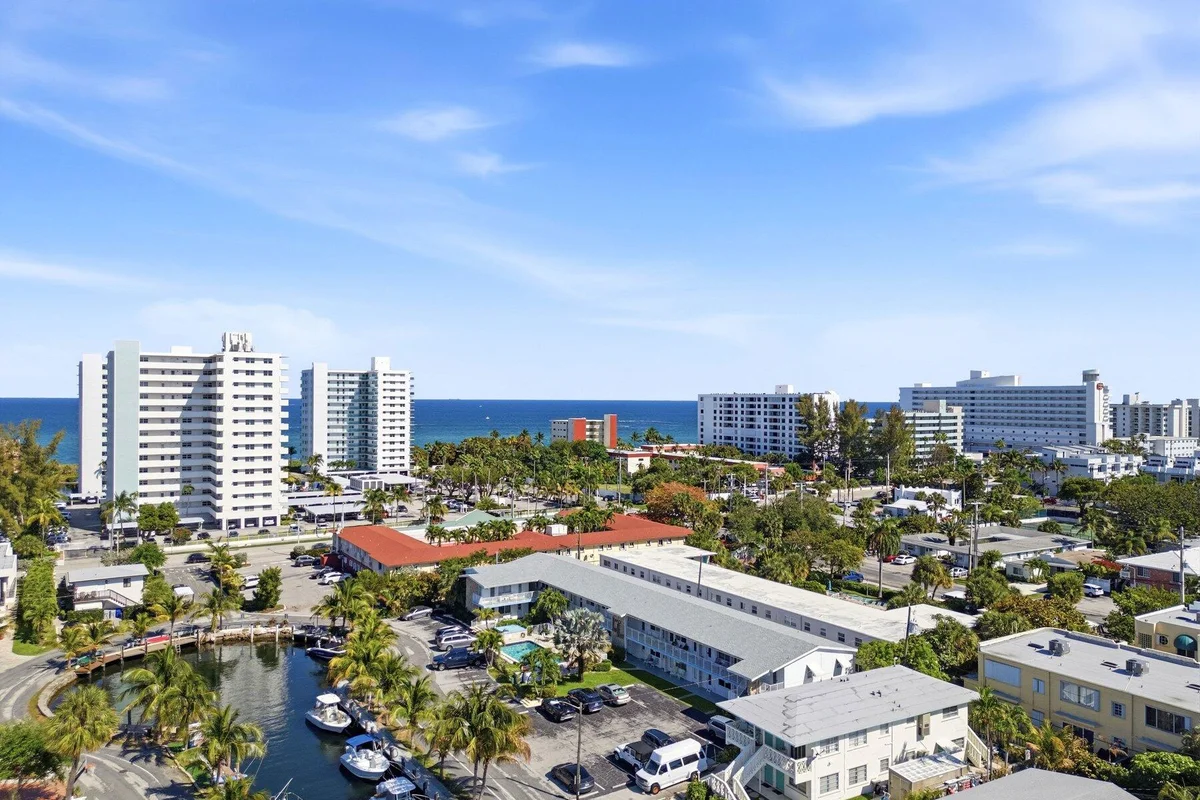 3232 Canal Dr #14, Pompano Beach: photo 1 of 37