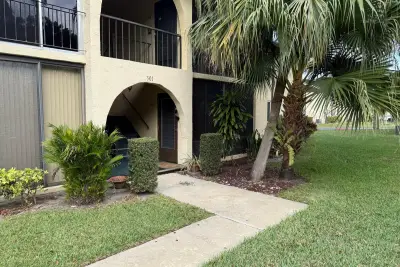 301 Pine Ridge Cir #B-1, Lake Worth: photo 1 of 12
