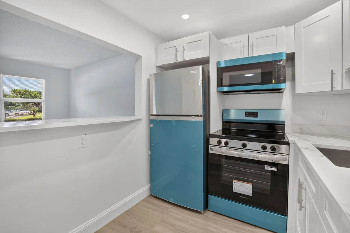 1038 Berkshire B, Deerfield Beach: photo 1 of 50