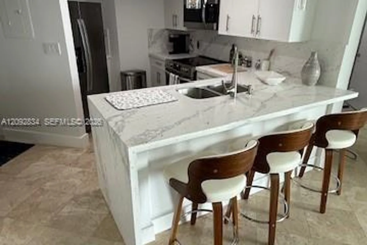 5880 Collins Ave #1104, Miami Beach: photo 1 of 17