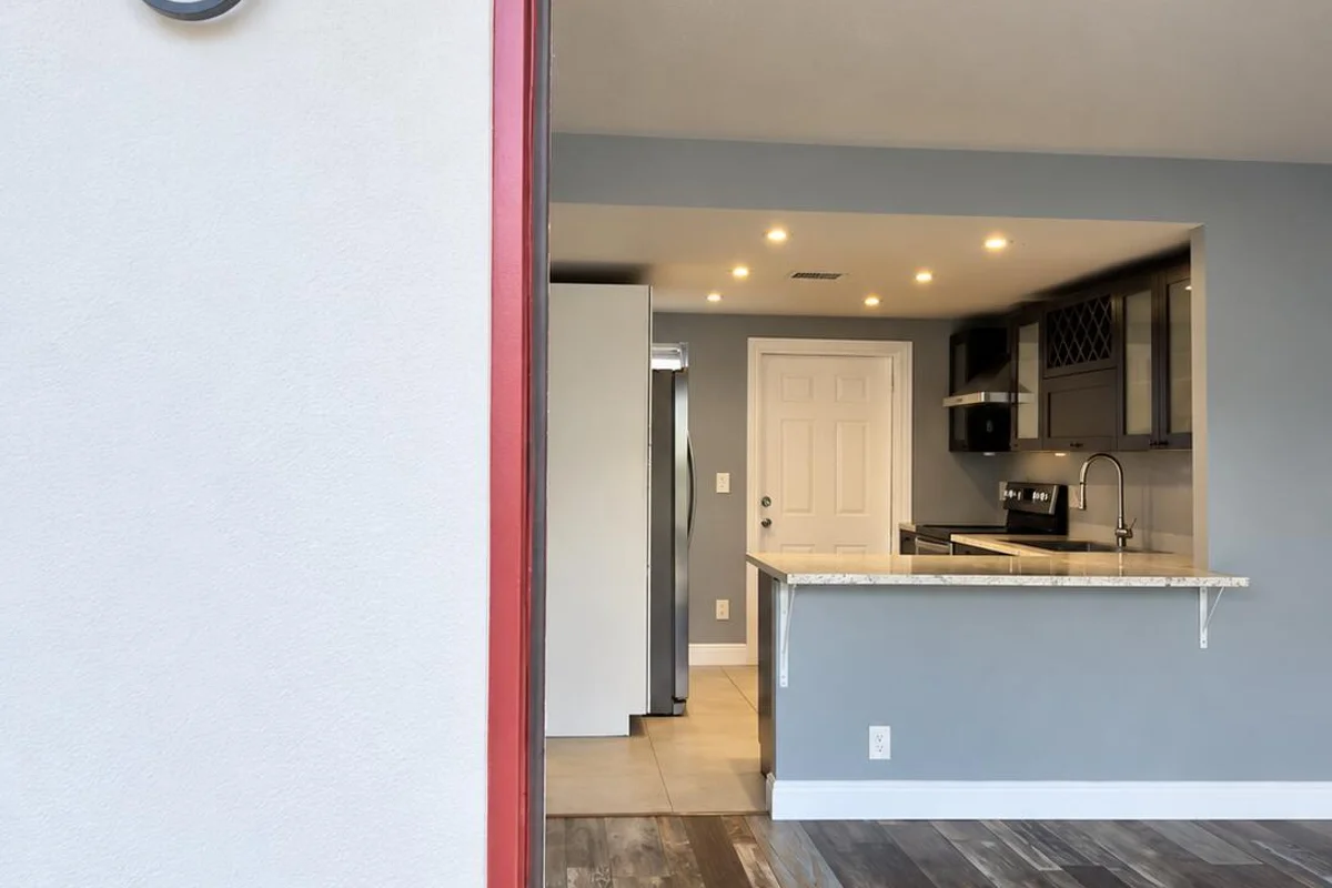 1028 SW 15th Ter #3, Fort Lauderdale: photo 1 of 8