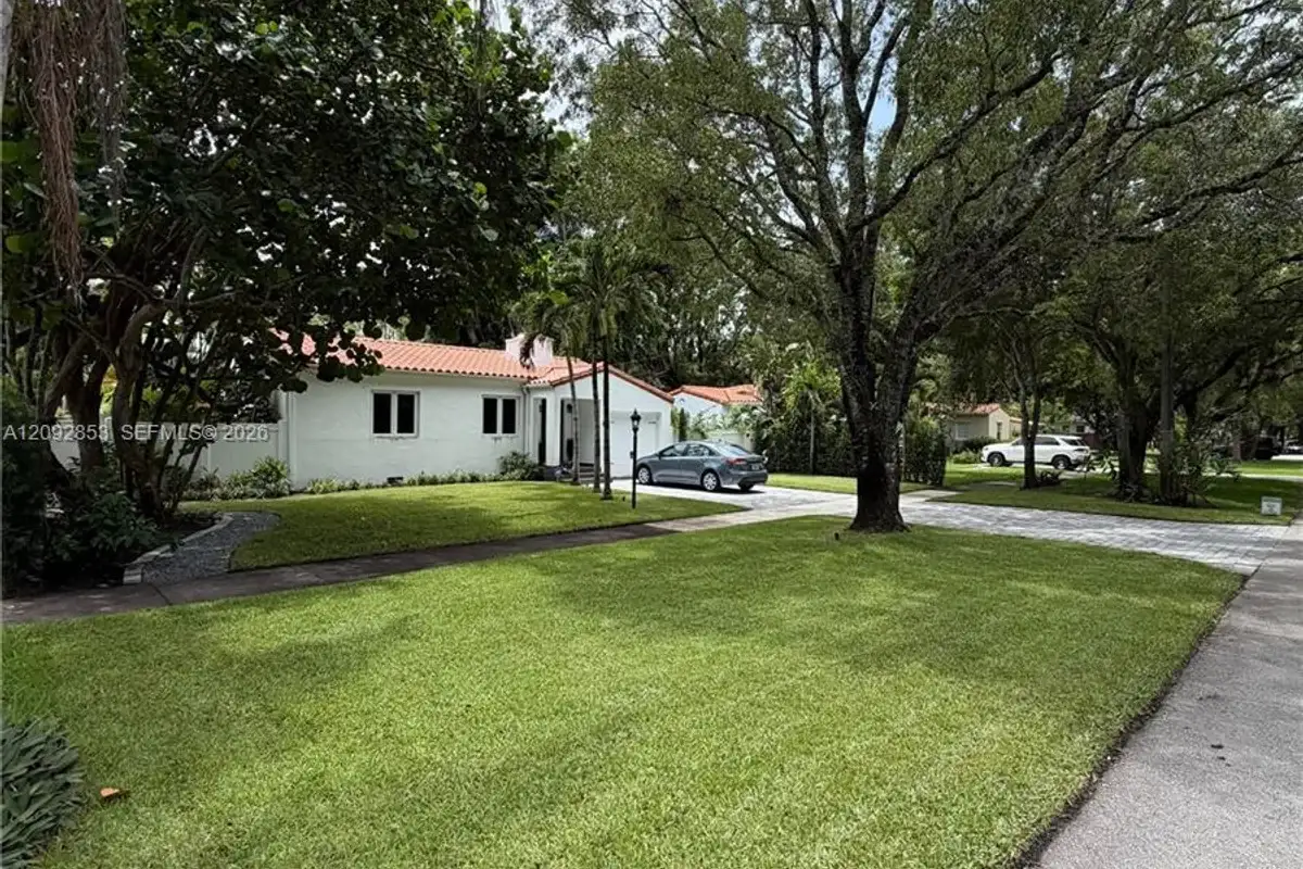 62 NW 105th St, Miami Shores: photo 1 of 18
