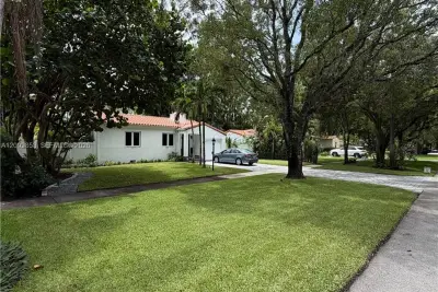 62 NW 105th St, Miami Shores: photo 1 of 18