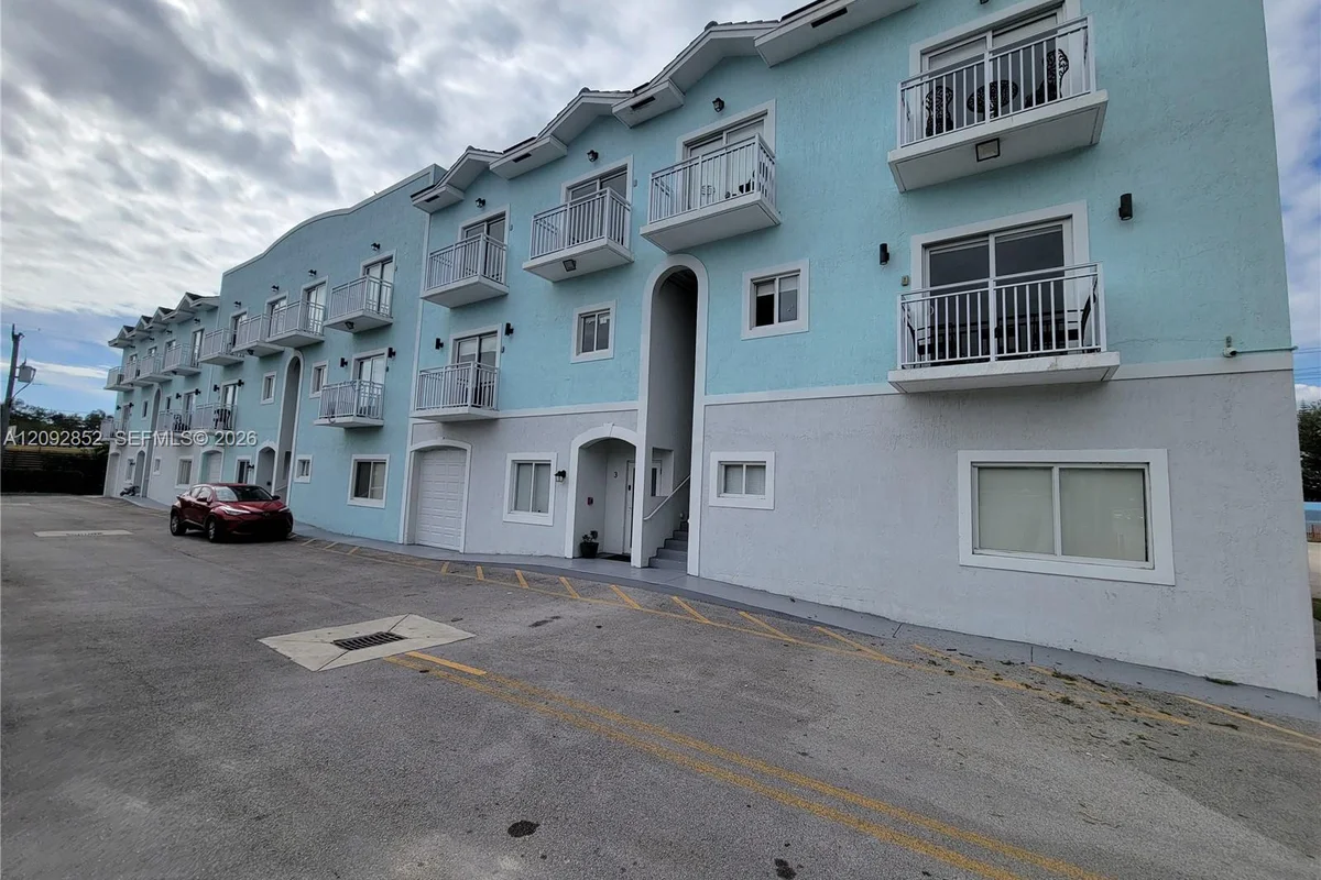 6336 SW 27th St #7, Miramar: photo 1 of 25