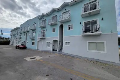6336 SW 27th St #7, Miramar: photo 1 of 25
