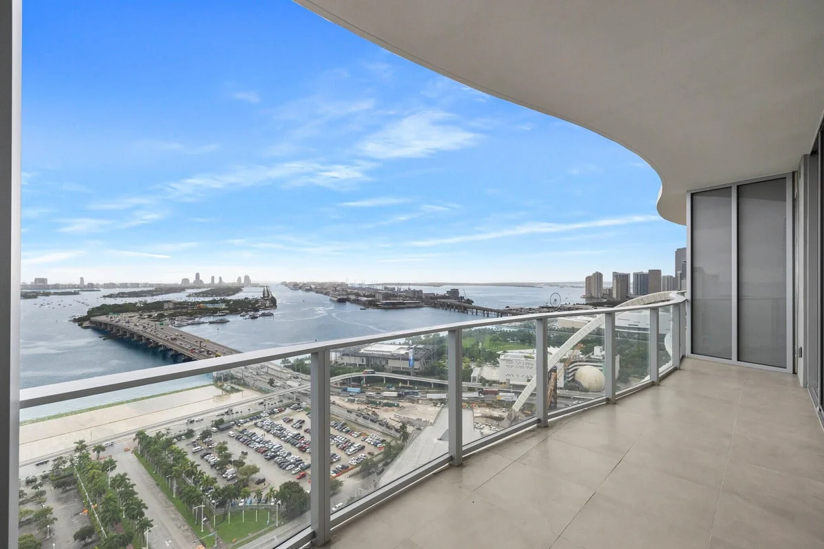 1400 Biscayne Blvd #3204, Miami: photo 1 of 56