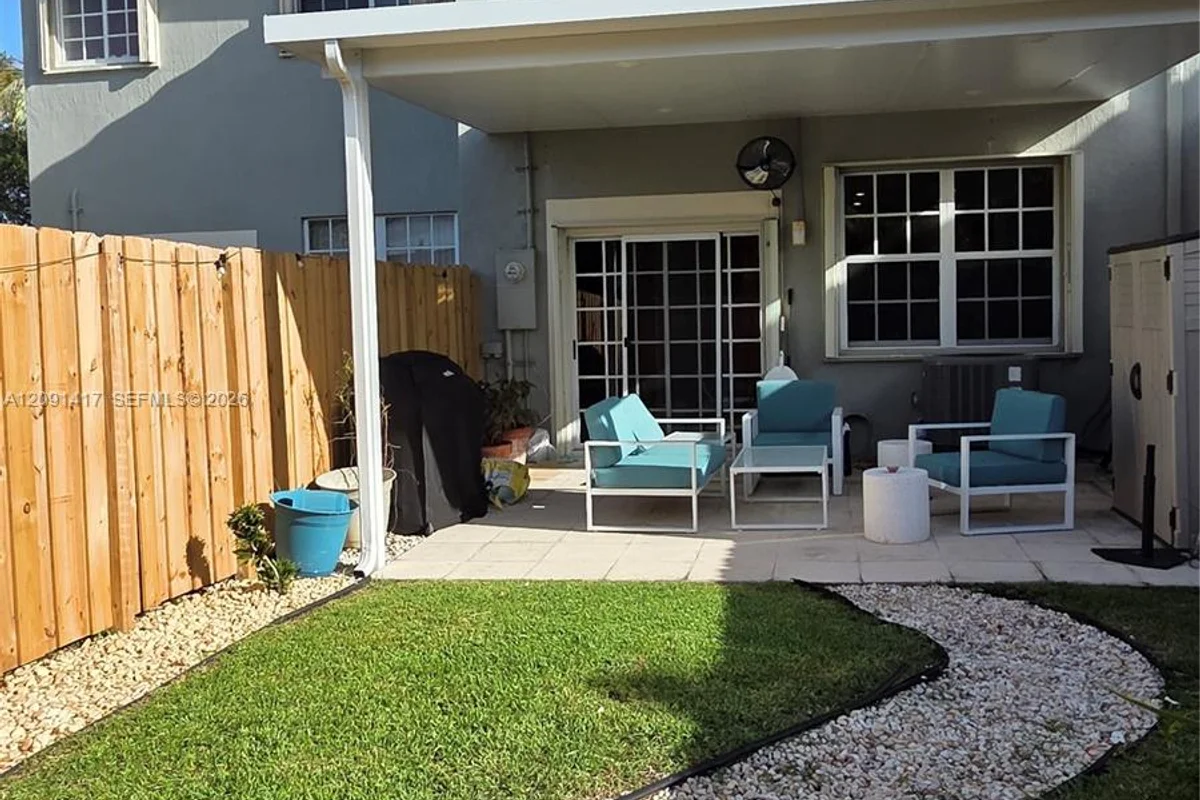9045 SW 203rd Ter, Cutler Bay: photo 1 of 20