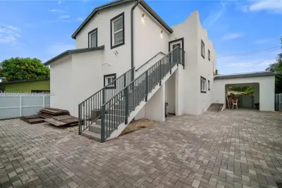 836 NW 33rd Ave #B, Miami: photo 1 of 25