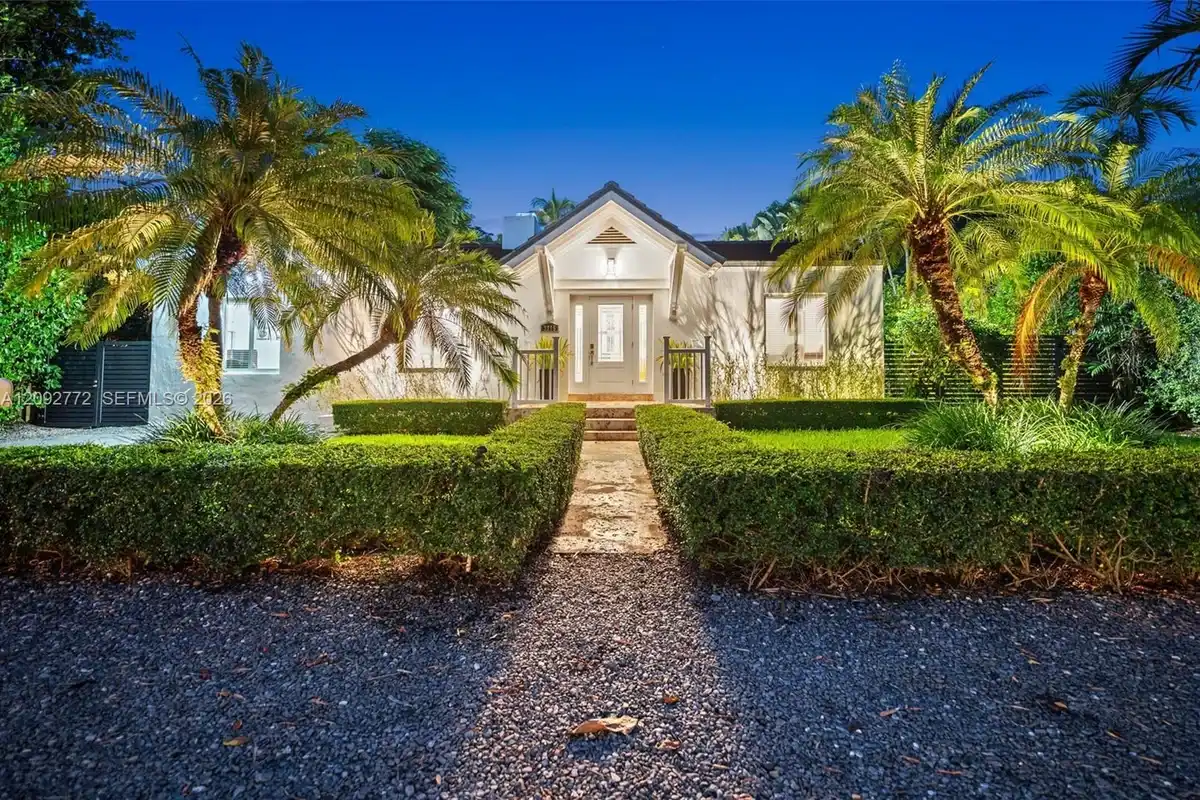 7215 SW 54th Ct, Miami: photo 1 of 41