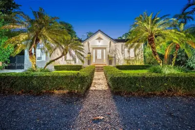 7215 SW 54th Ct, Miami: photo 1 of 41