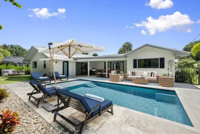 11569 Landing Pl, North Palm Beach: photo 1 of 33