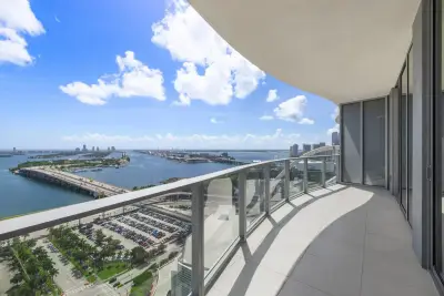 1400 Biscayne Blvd #2904, Miami: photo 1 of 53