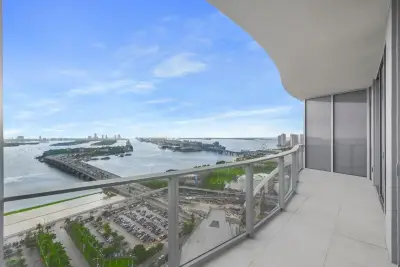 1400 Biscayne Blvd #3604, Miami: photo 1 of 56