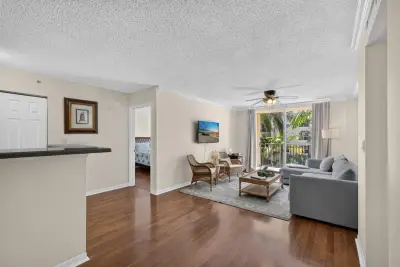 1801 N Flagler Dr #429, West Palm Beach: photo 1 of 23