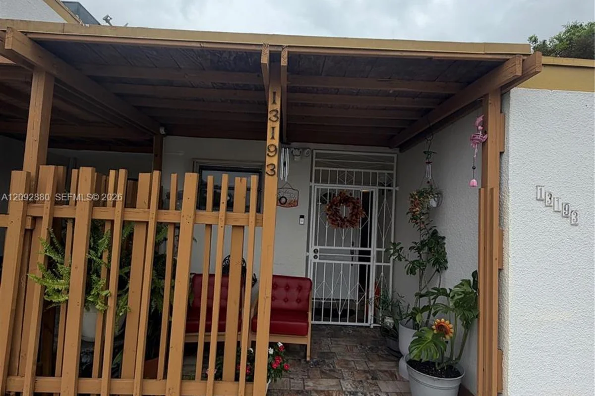 13193 SW 9th Ter, Miami: photo 1 of 49