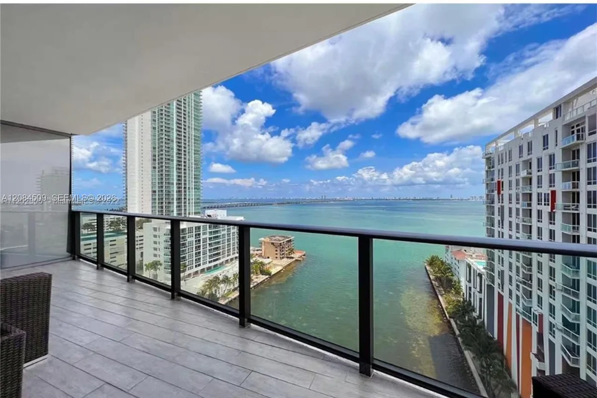 460 NE 28th St #1608, Miami: photo 1 of 10