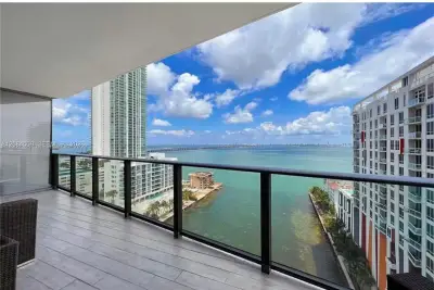 460 NE 28th St #1608, Miami: photo 1 of 10