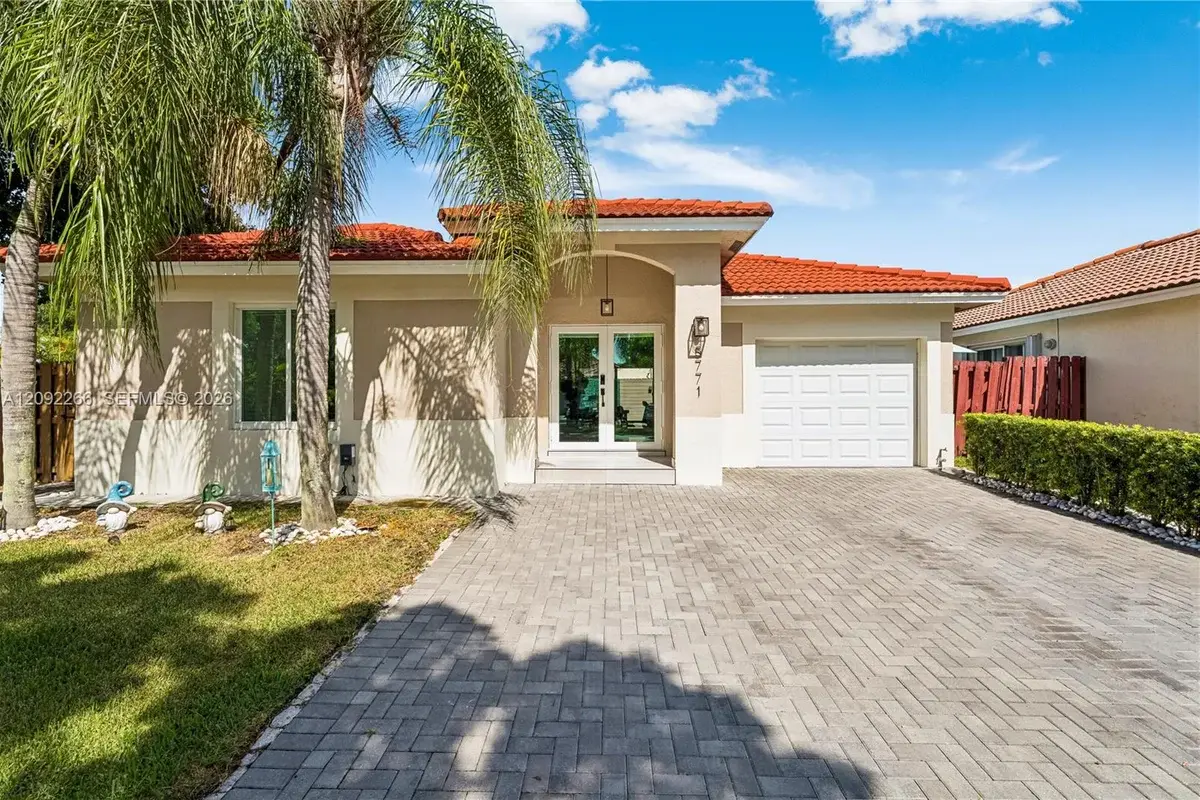 5771 NW 98th Ct, Doral: photo 1 of 18