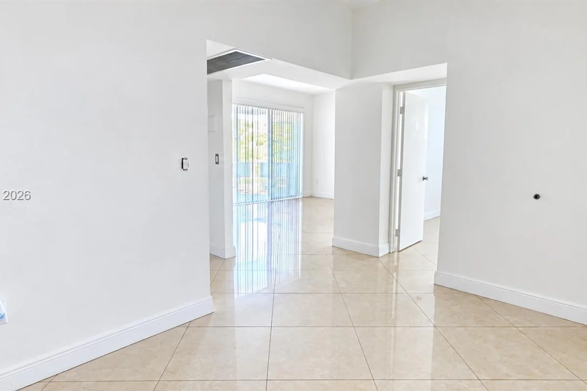 20505 E Country Club Dr #133, Aventura: photo 1 of 11