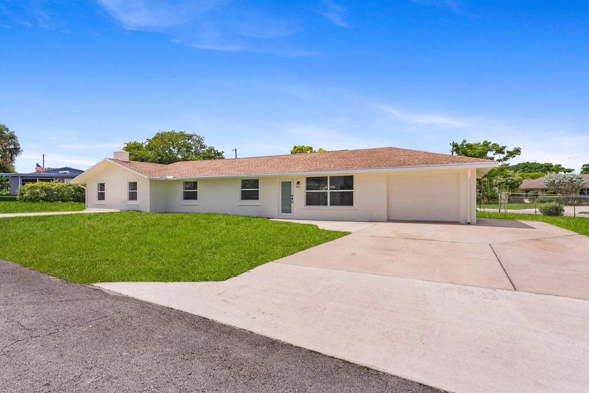 6873 S Plymouth Dr S, Lake Worth: photo 1 of 41