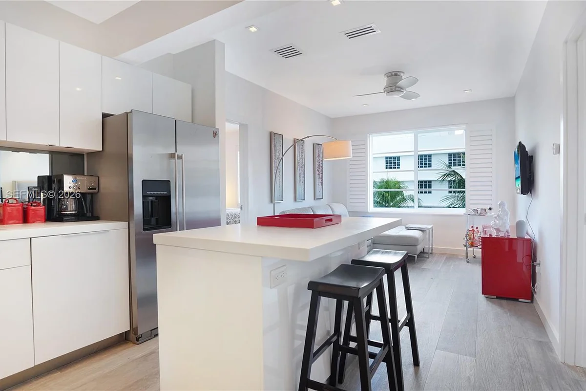 1460 Ocean Dr #407, Miami Beach: photo 1 of 37