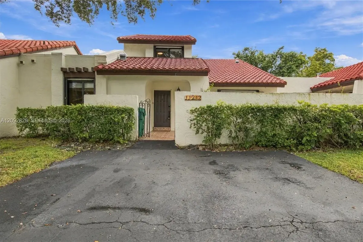 11342 SW 133rd Pl, Miami: photo 1 of 18