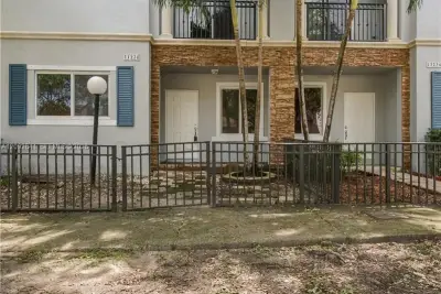 11230 SW 229th Ter, Miami: photo 1 of 18