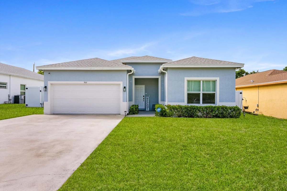 902 NW 9th Ave, Boynton Beach: photo 1 of 50