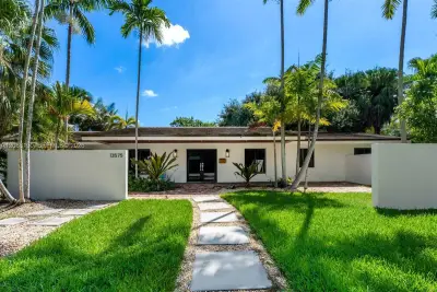13575 SW 72nd Ct, Pinecrest: photo 1 of 60